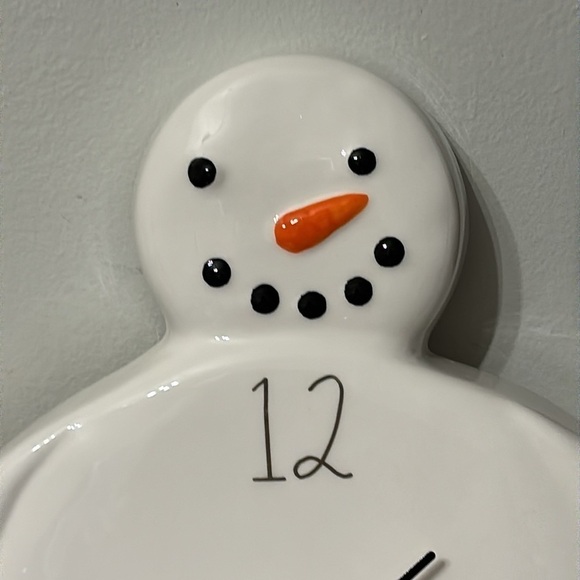 NIB Rae Dunn "CHILL" SNOWMAN CERAMIC WALL CLOCK - Picture 5 of 12